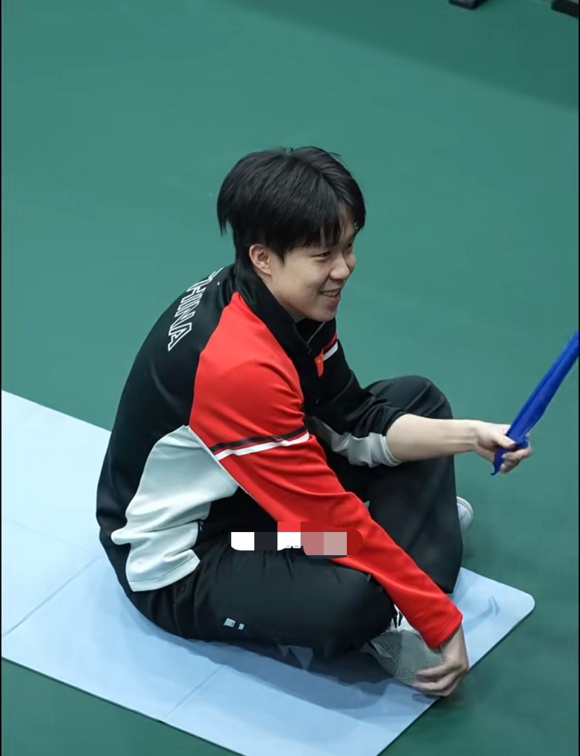 成都混团世界杯 12月1日赛前训练 捕捉到王楚钦笑容灿烂
今天小组赛中国队VS埃