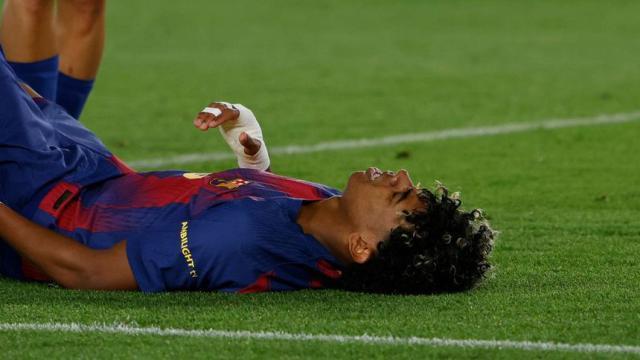 西甲第33轮，巴萨主场1比0战胜维戈塞尔塔。上半场结束前，亚马尔制造点球，并亲自