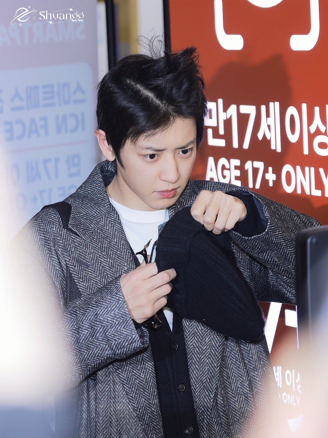 今天出发中国香港参加染色体家族跨年狂欢夜的EXO朴灿烈x吴世勋，期待大帅哥们！