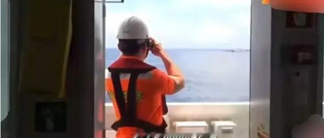 台湾三艘船围堵大陆一艘海警船，围了34小时。你真以为这是一场势均力敌的海上对峙？