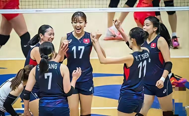 香港女排拒唱国歌之后
​最倒霉的人出现了
​不是他们本人，也不是他们的家人，更不