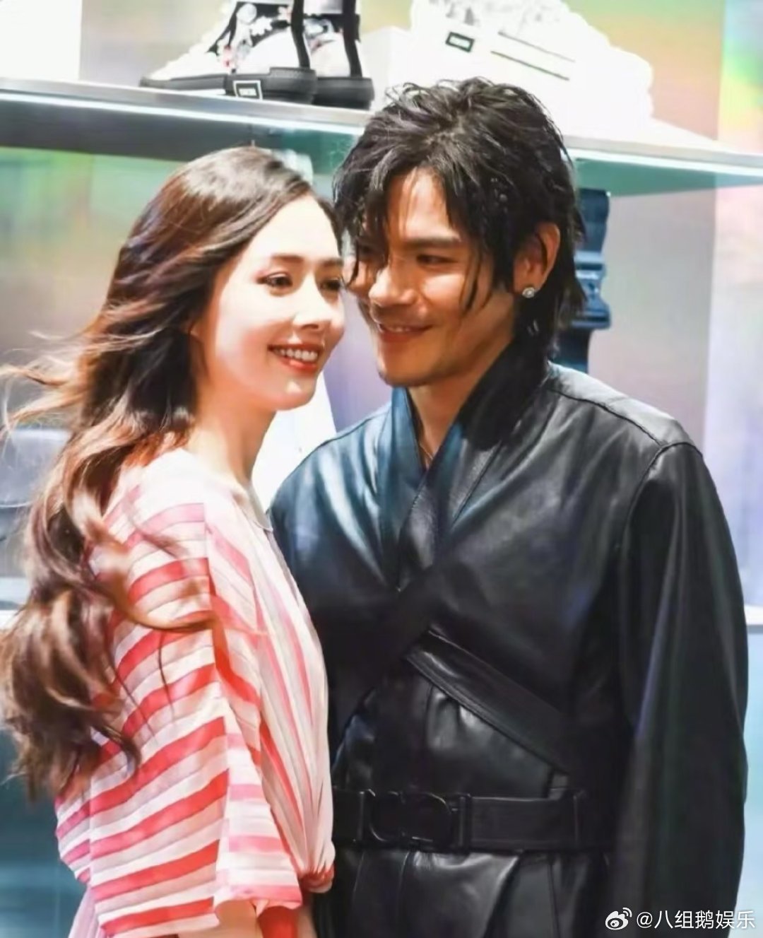 向佐为热度和钱哄郭碧婷上综艺向佐在最新专访里聊起当初夫妻合体综艺，直白坦言初衷就