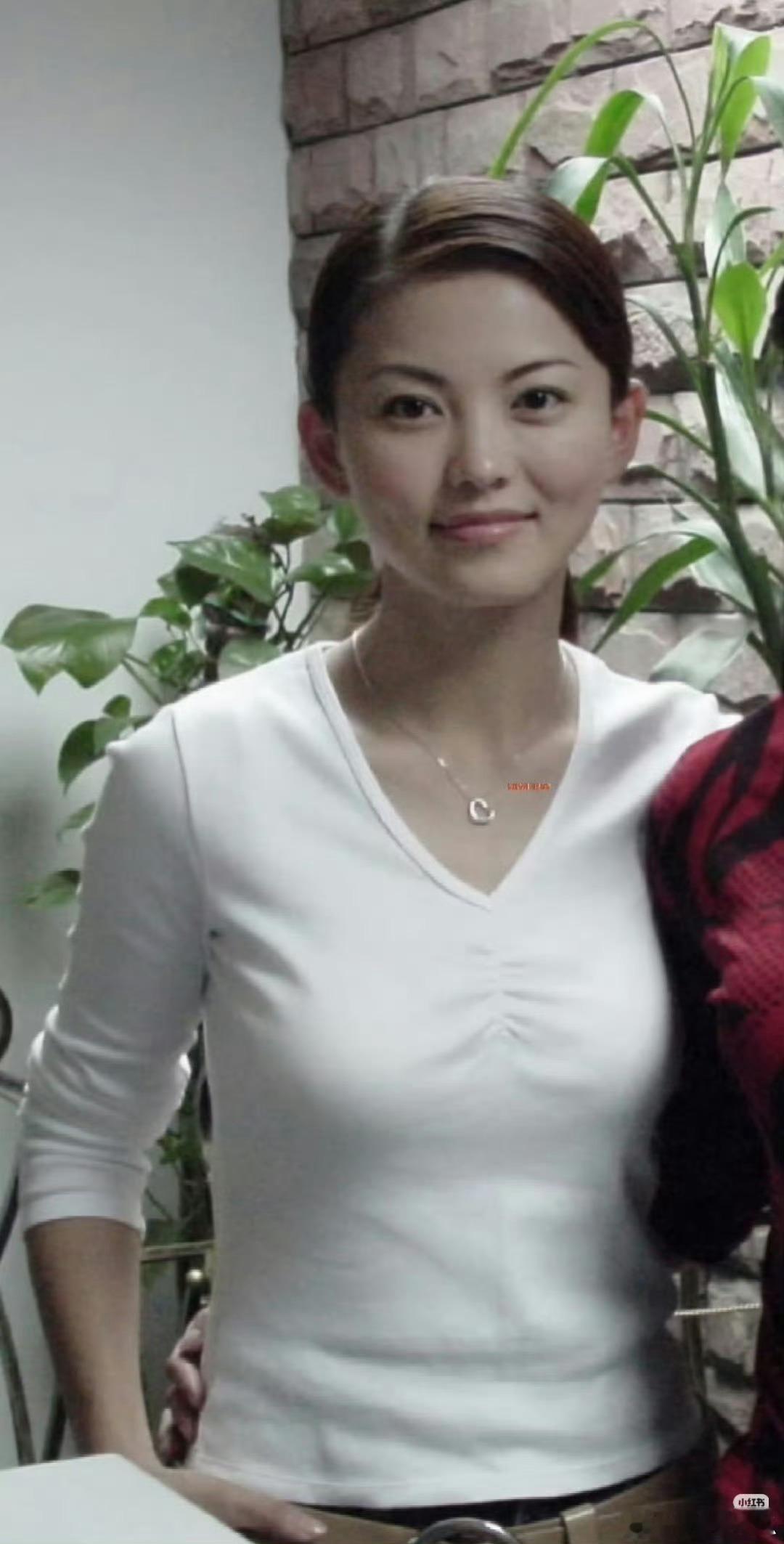 李湘气得把瘦瘦的照片翻出来了李湘年轻时候这么漂亮的吗 ​​​