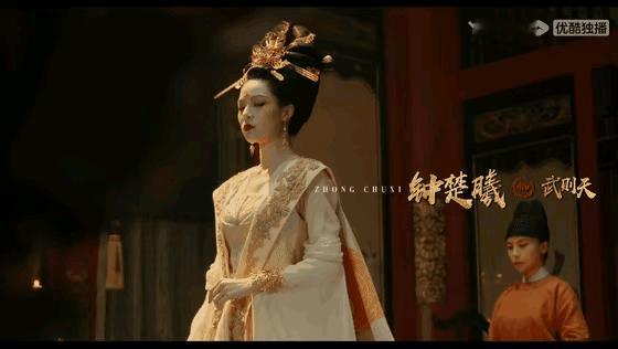 很久没见到钟楚曦演古装了，这次直接来个大招，在《电视剧大唐狄公案》里饰演武媚娘。