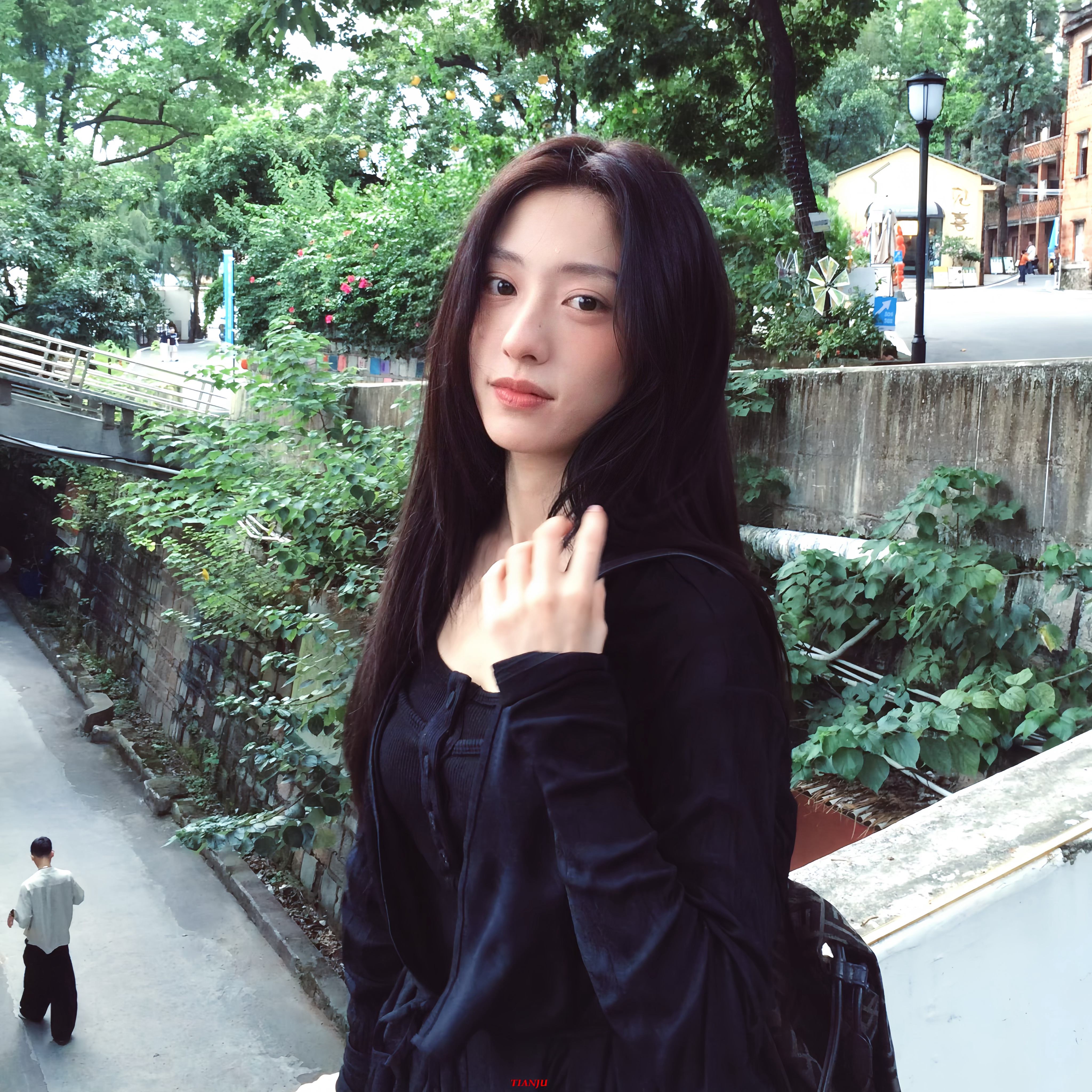 胡连馨头像更新🖤 ​​​