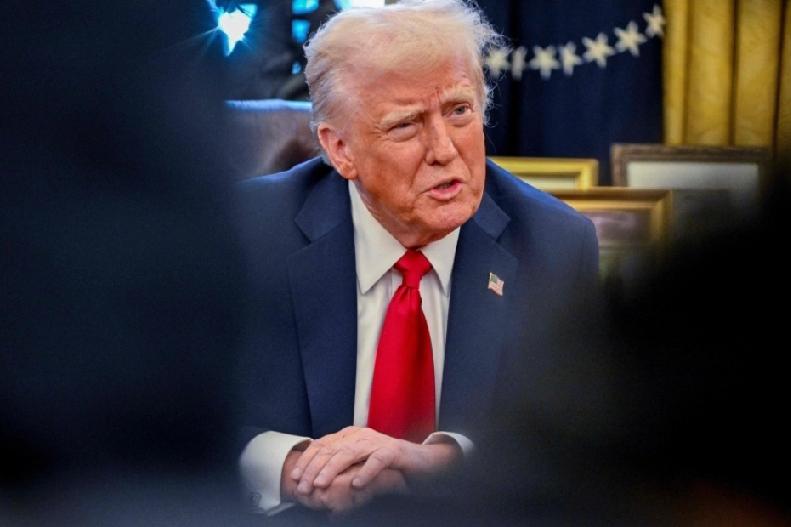 十亿买席位！特朗普的加沙和平委员会，竟是霸权付费游戏
 
1月18日彭博社消息，