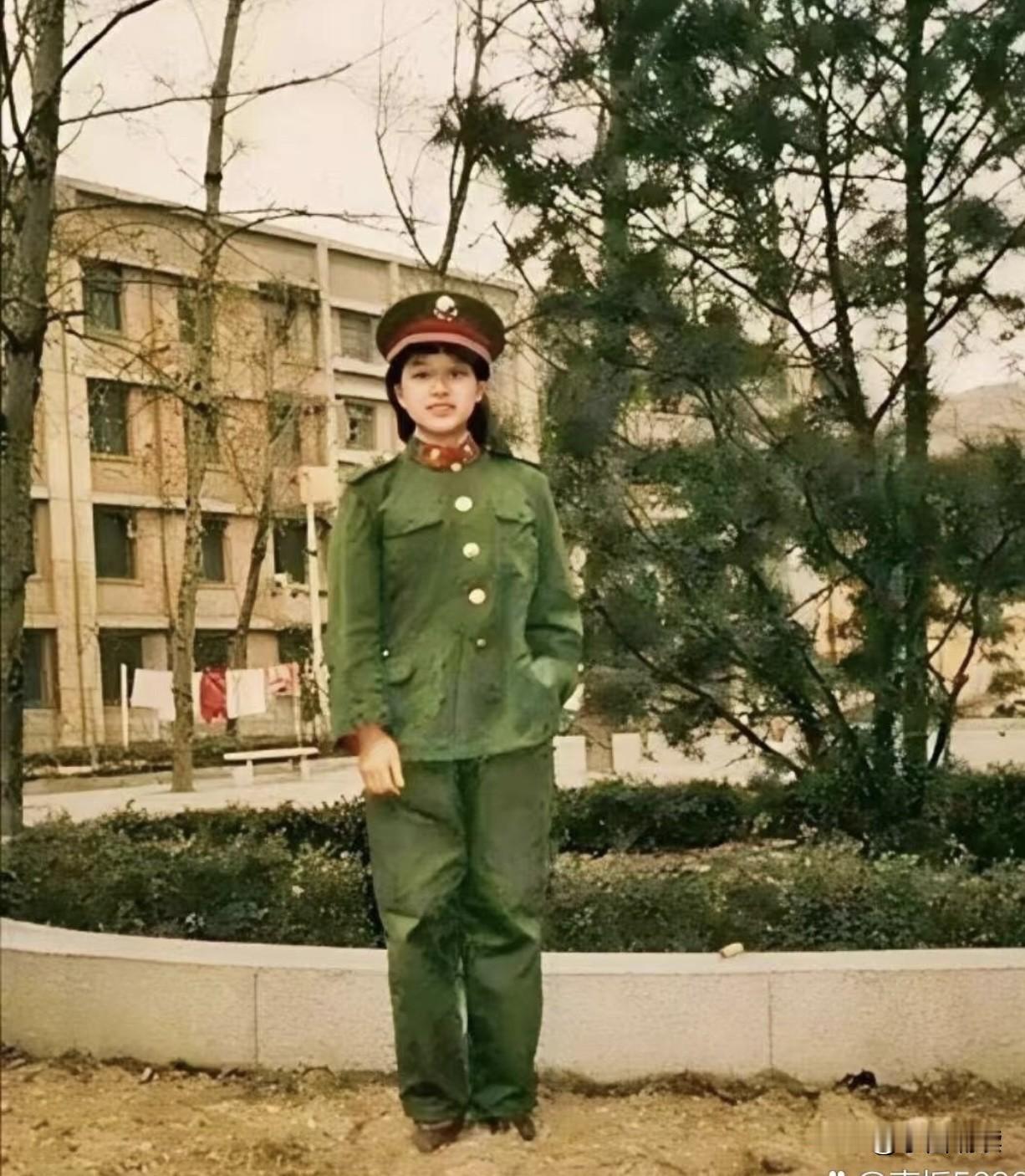 看看韩红年轻时的照片，算得上是美女吗？