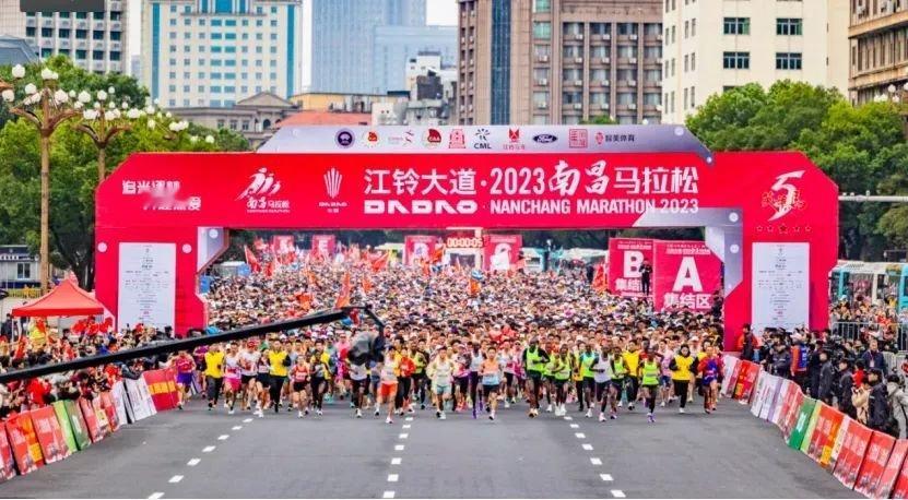 中迹体育的掌门人张思杰透露，今年南昌马拉松已达成共识，“英雄马”今后要固定在8月