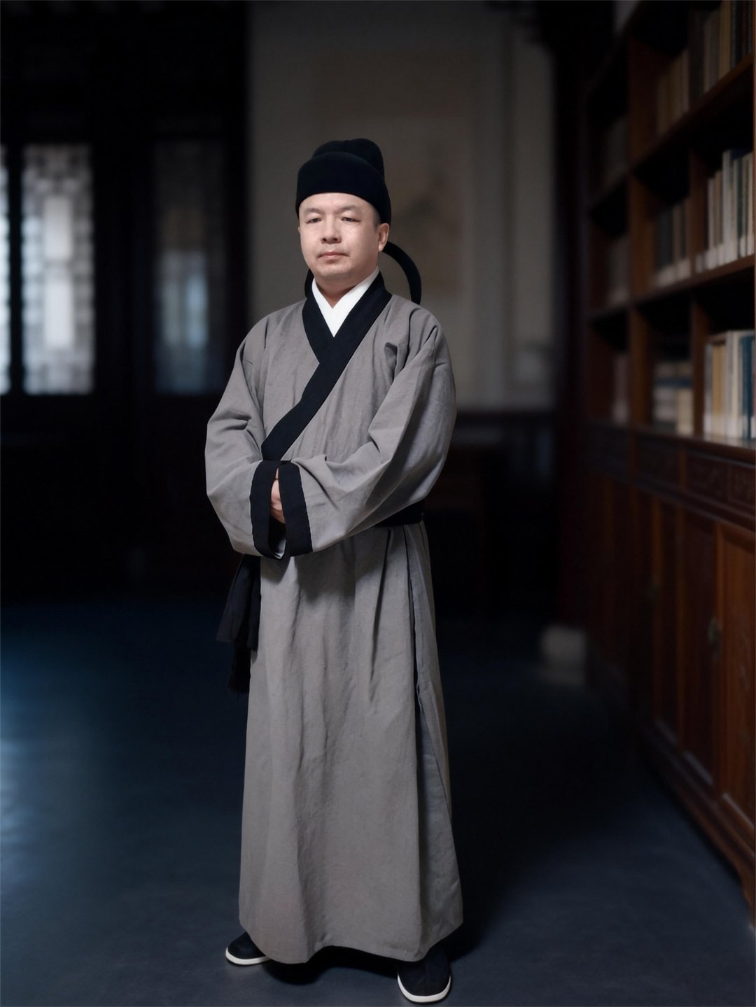 人生幻化古今同，谁肯将身觉梦中。百岁光阴弹指过，一生做事转头空。旧人旧事已经开始