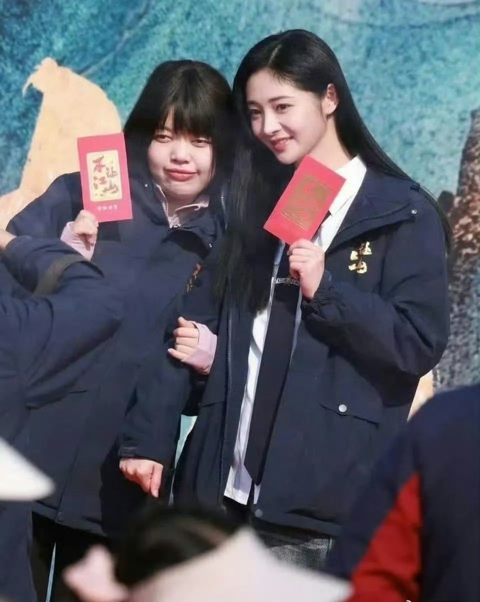 厚本 长剧不愧是好姐妹 …厚本替赵露思圆演戏梦～赵露思替厚本圆网红带货主播梦， 