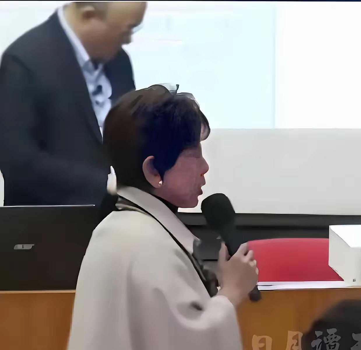 洪秀柱公开声称日本是“小日本”，并公开警告: “小日本别太嚣张了，中国大陆和小日