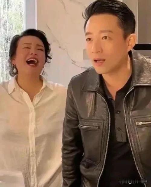 我觉得汪小菲真是一个人才，按照大S这个收入情况，完全可以把抚养权要过来，根本不需