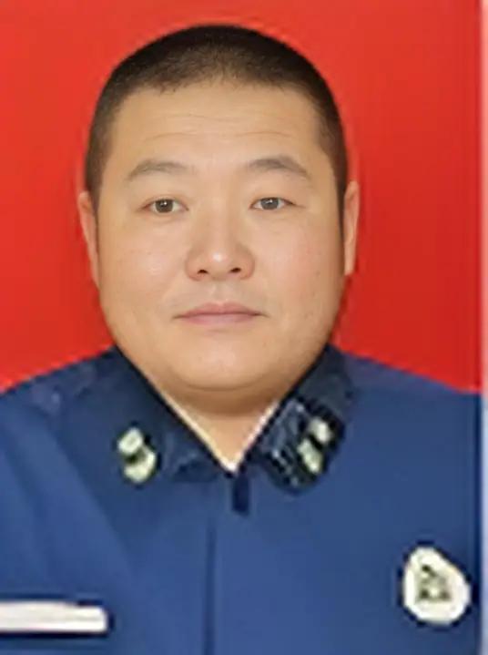 三代一诺守青山！90后消防员李楠，接续六十年沂蒙绿盾
 
李楠，男，1992年1