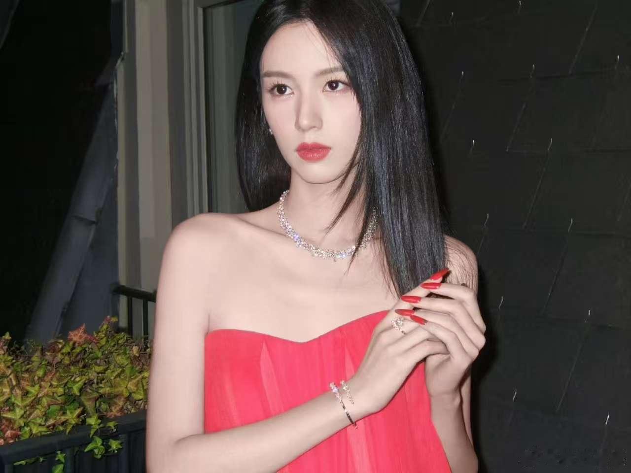 周也值得大秀一场周也时装周花絮周也时装周花絮，值得大秀一场，[心][心][心] 