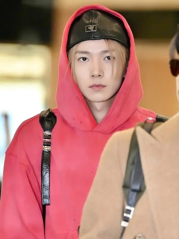 冬天是花期的季节！李羲承和朴成训交换了反戴帽子和发箍造型 