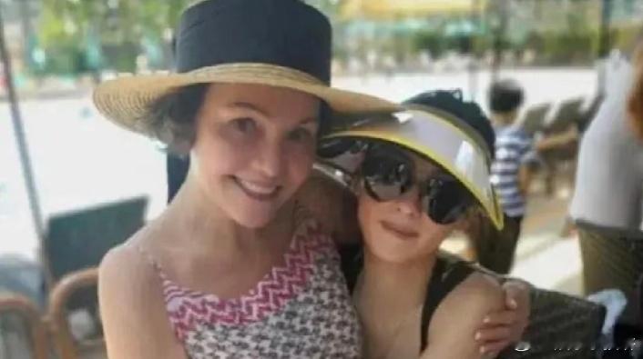 张柏芝因父母离婚开心到拍手叫好一路繁花 童年柏芝的通透太圈粉！《一路繁花》2中她