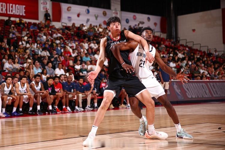 杨瀚森谈首次面对NBA级别的内线配置（米西+奎因），感觉在哪些方面该提升时：“我