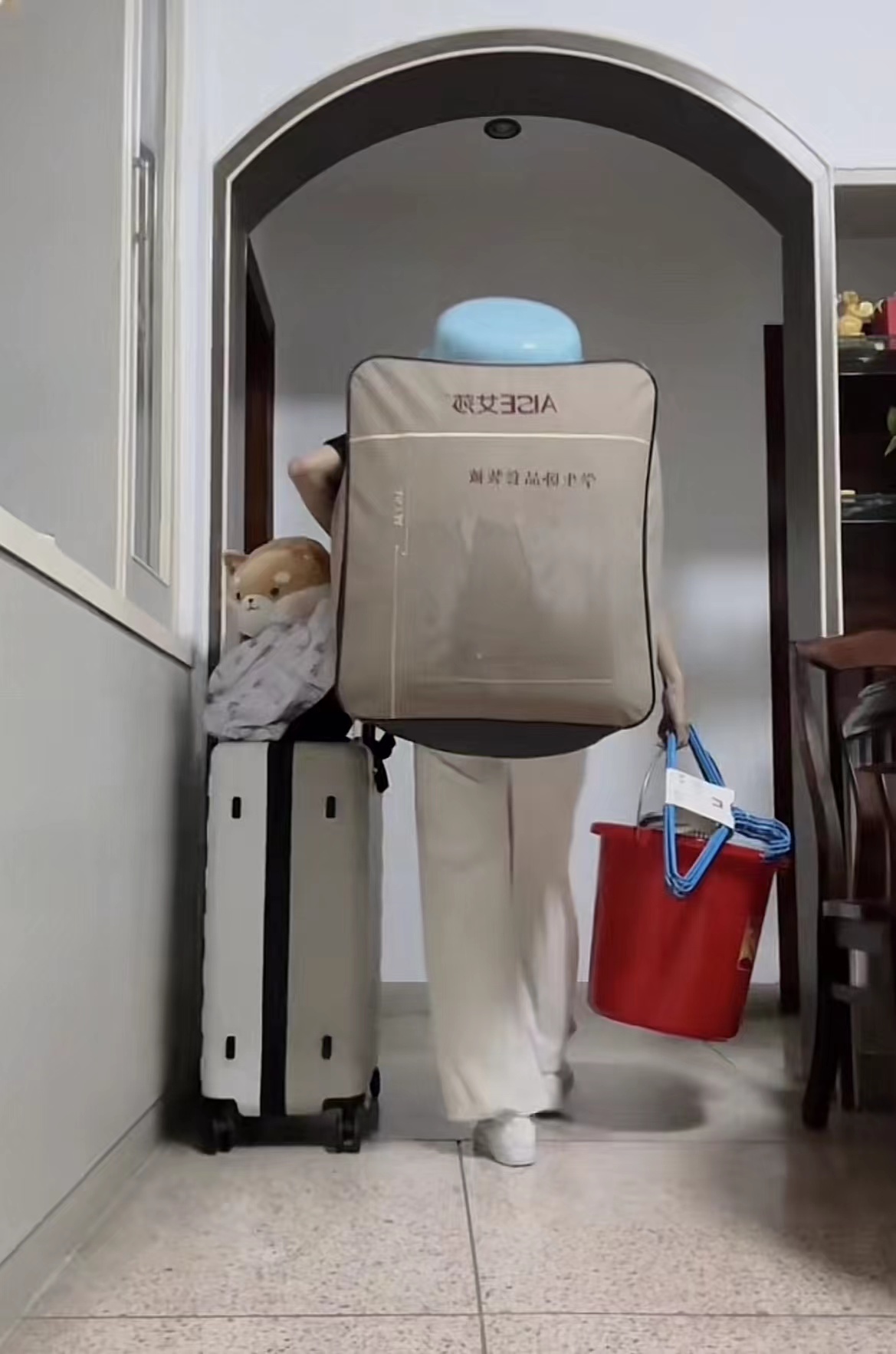 大学生开学是有点杀伤力的!就差把爸妈带上了！ ​​​