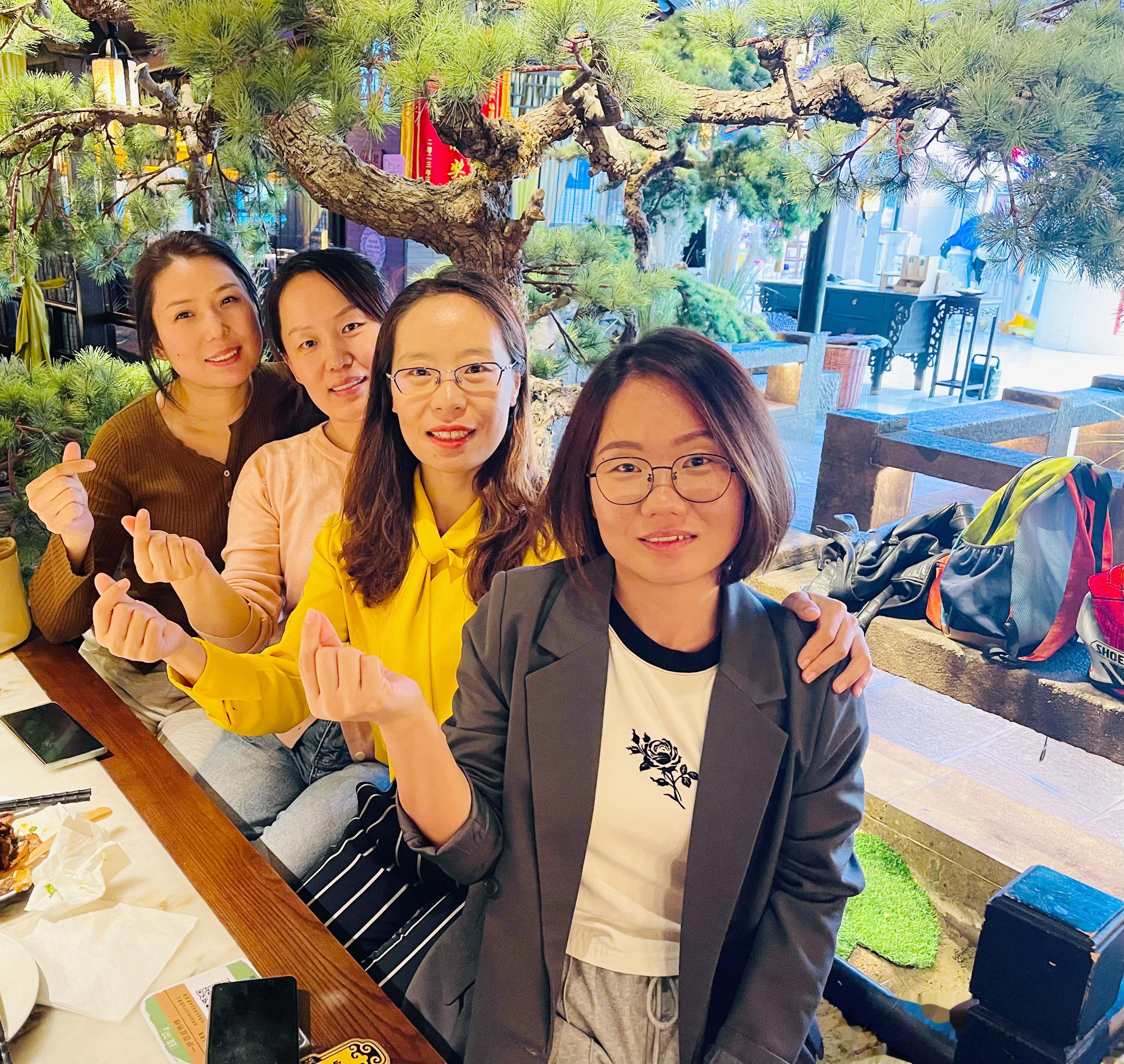 来大山东和营养师伙伴们聚一下，一见如故[心]。山东老乡不但好客[good][go