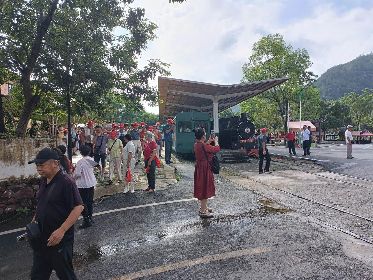 真实中国乡镇 探索美丽乡村 山脚下美丽乡村