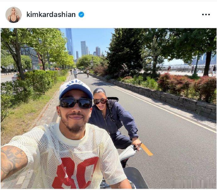 金卡戴珊刘易斯一起骑单车 金·卡戴珊ins分享与男友汉密尔顿一起骑单车视频，自己