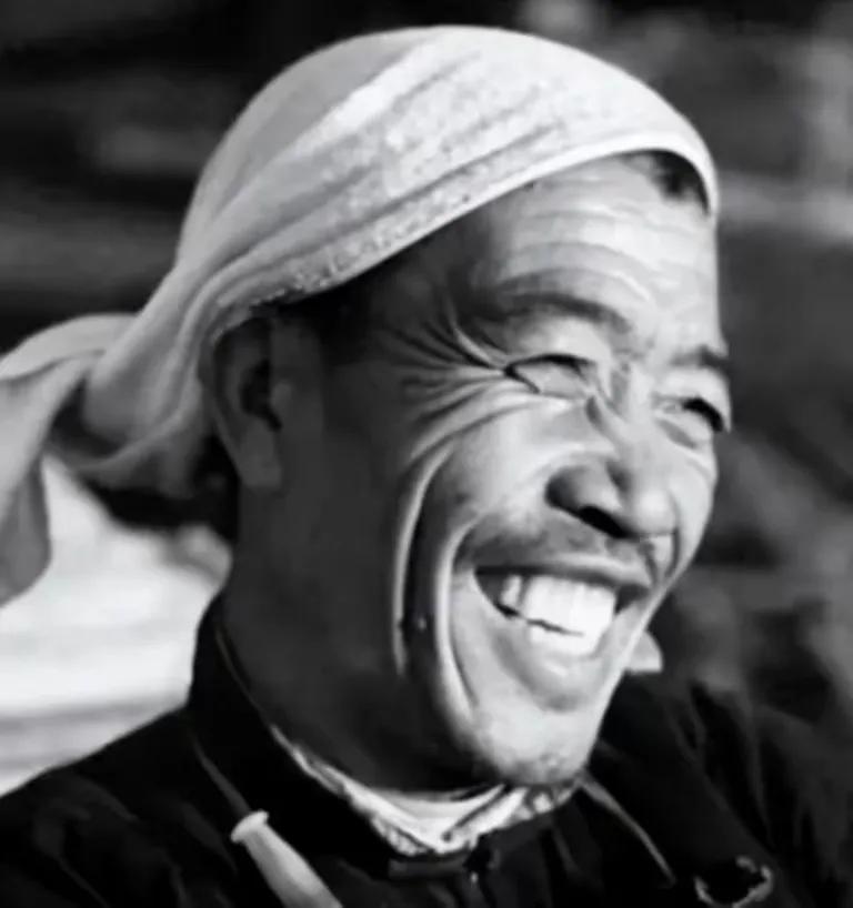 1979年，全国政协会议上，一位白发老人突然起身，批评主席台上的陈永贵，语惊四座