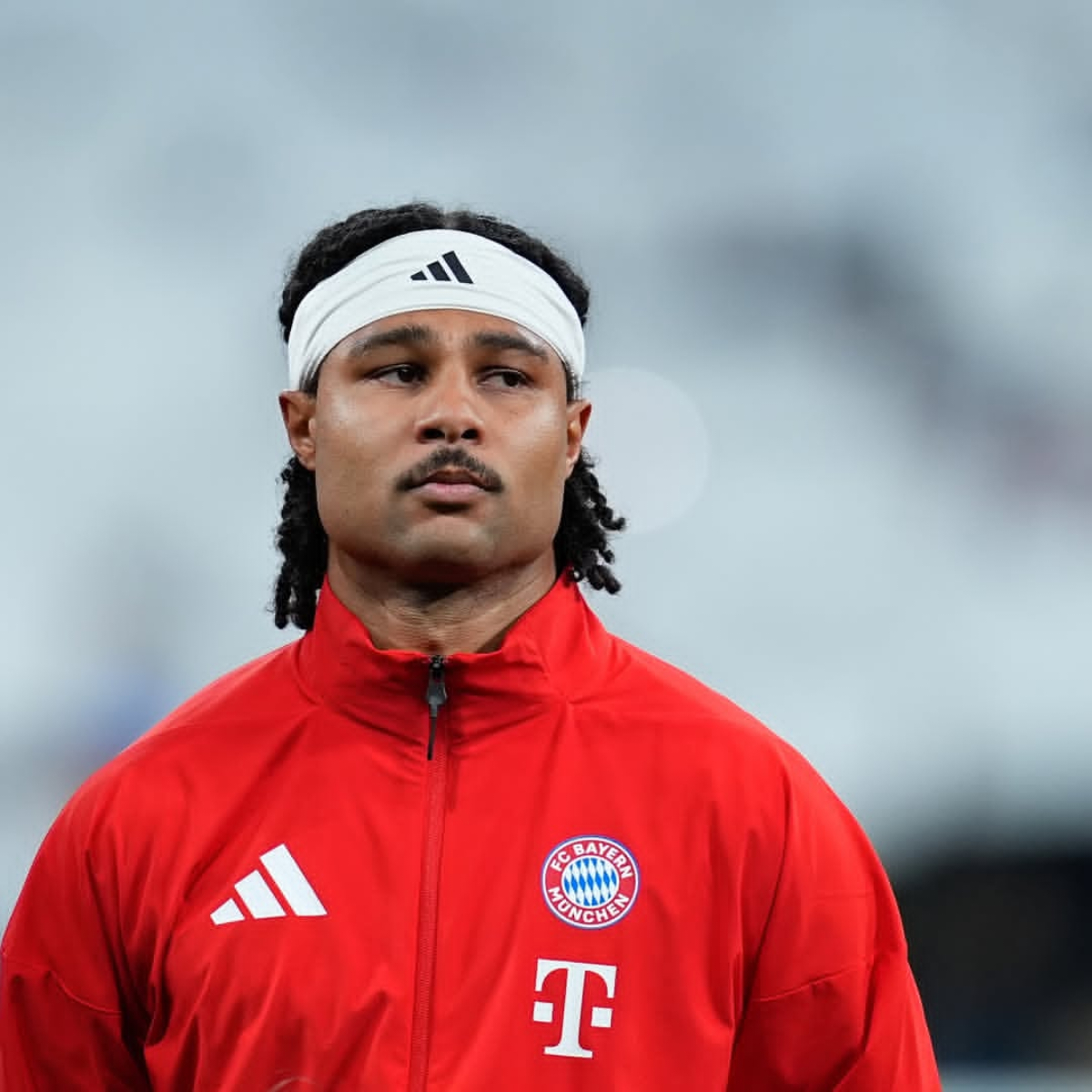 谁能分清这是格纳布里还是忧郁的布拉德皮特 