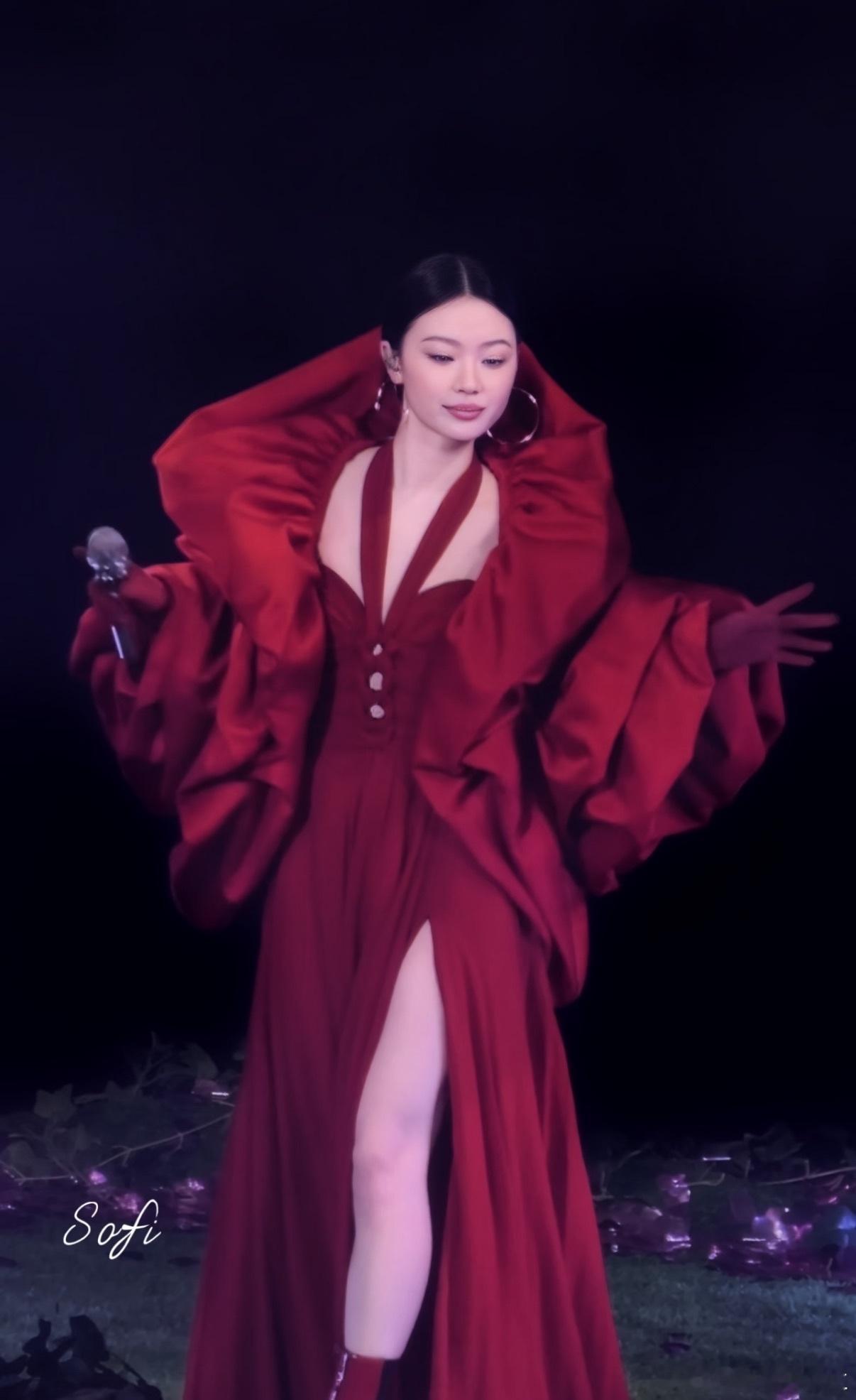 人为什么需要演唱会 生活总在日复一日的重复，而演唱会是难得的情绪出口，在灯光与歌