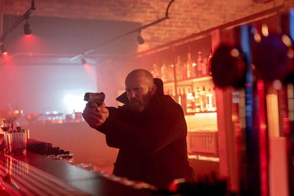 杰森斯坦森现役动作法拉利《庇护之地》里的杰森斯坦森也太帅了！不愧是动作片天花板，