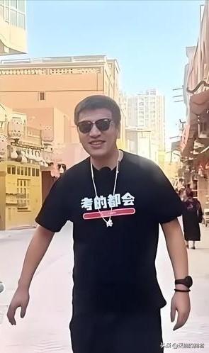 张雪峰的离开，给所有人上了一课：
你拼命赚来的一切，在健康面前一文不值。
别等失