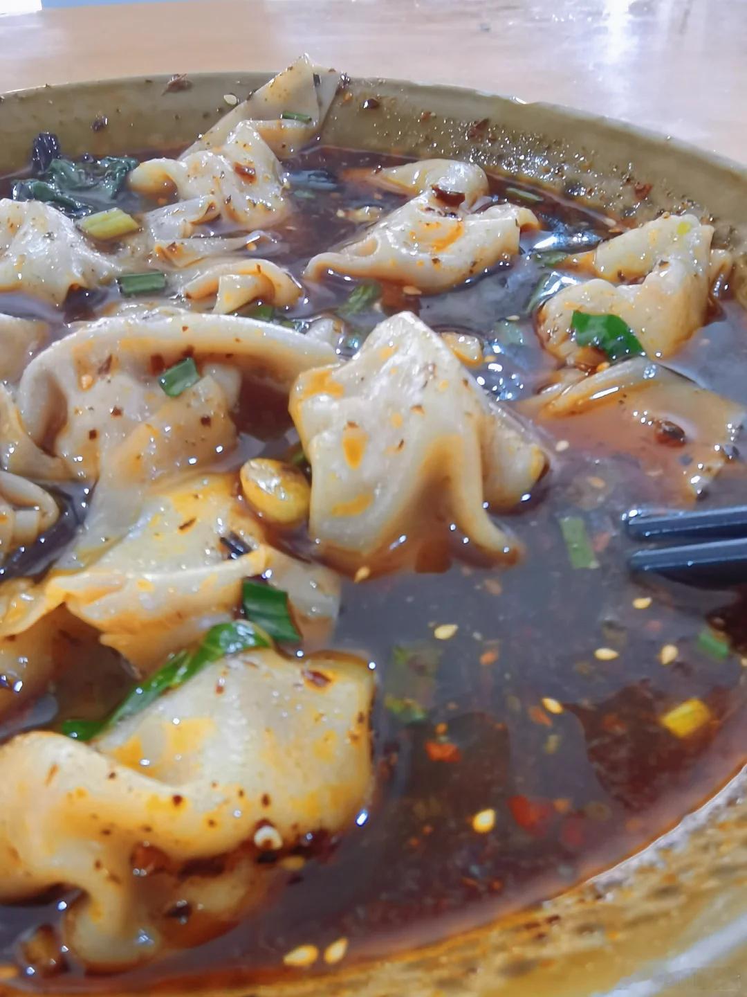 成都美食推荐·悦来原味面·悦来原味面，在惠民街和大双路交界口，当地乡亲的碳水选择