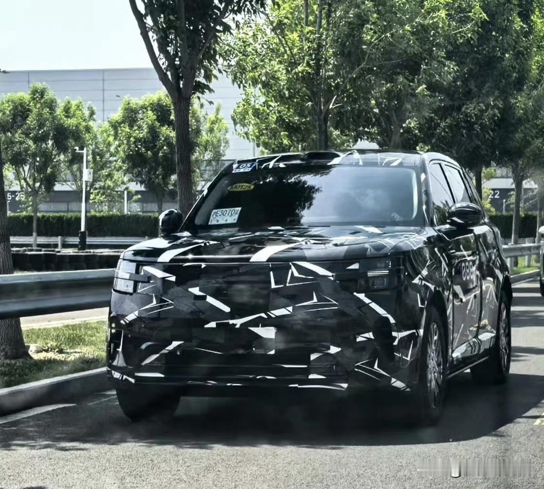 🔥大的要来了？小米汽车的首款增程 SUV，代号“昆仑”，一款定位高端的全尺寸 