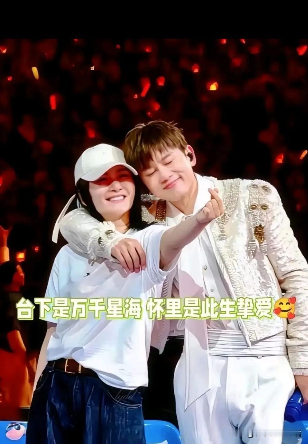 张杰短短24天，连开16场，直接拿下两项世界纪录，票房破6亿，场场座无虚席，华语