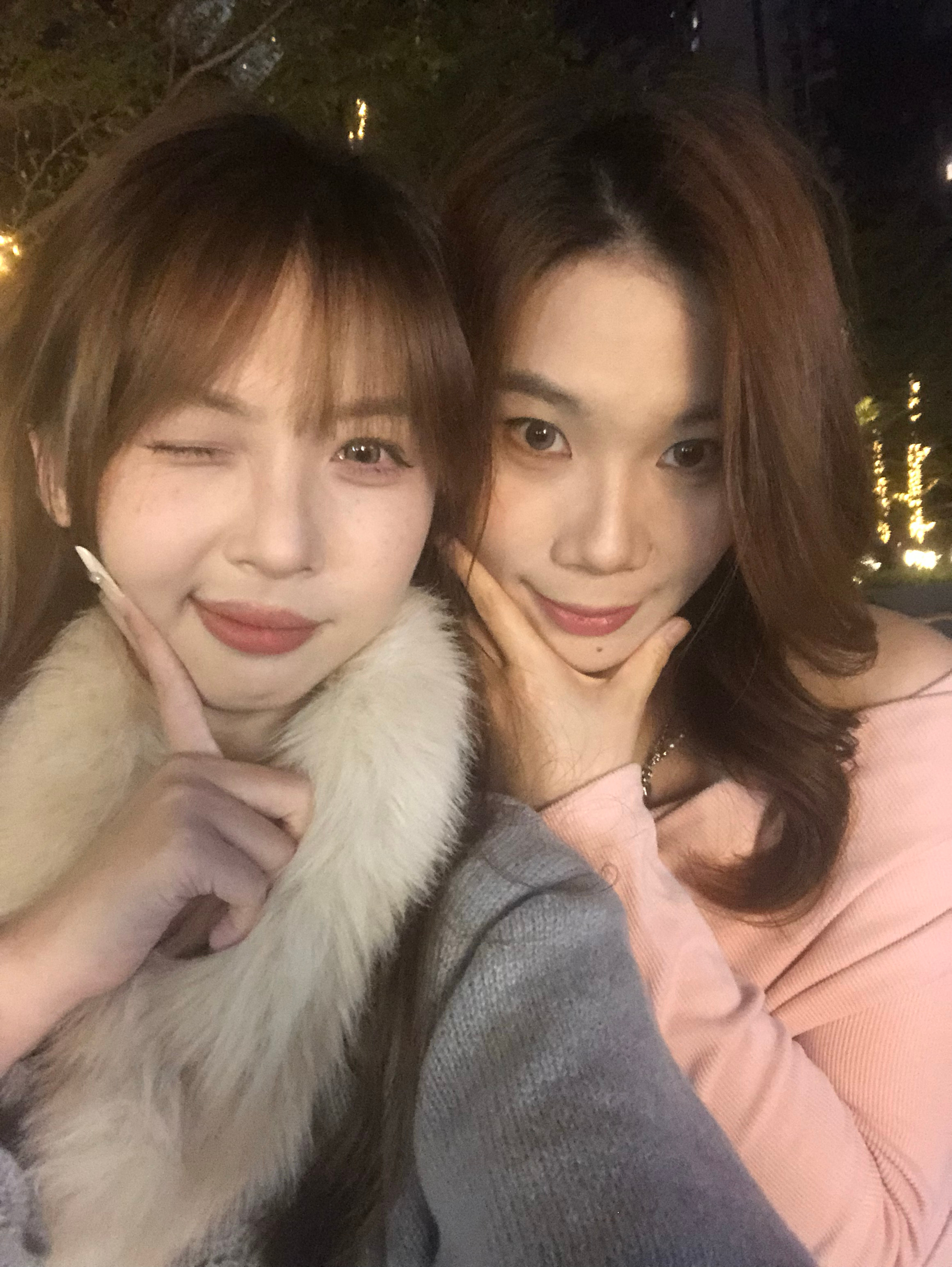 等待好朋友下班后和她聚餐