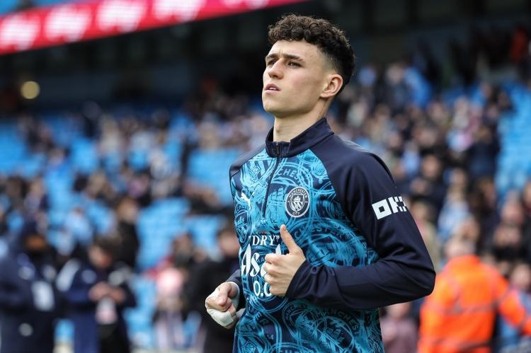 4月13日讯 名记法尔克报道，福登对拜仁慕尼黑而言可能是一个非常有趣的选择，但拜