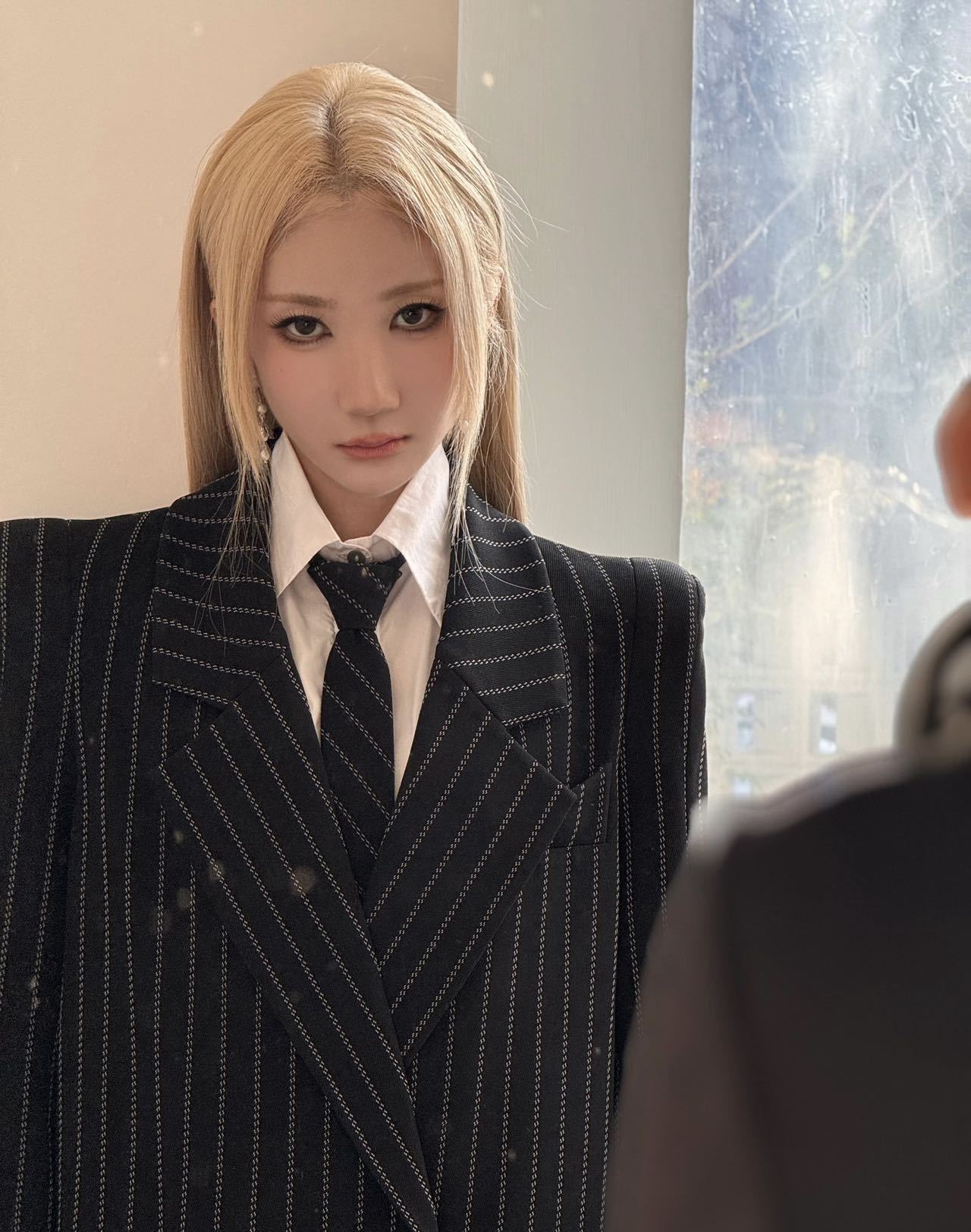 乃万戏腔 乃万第五张新专《Selves们》太出彩！15首曲目包揽多元曲风，流行、