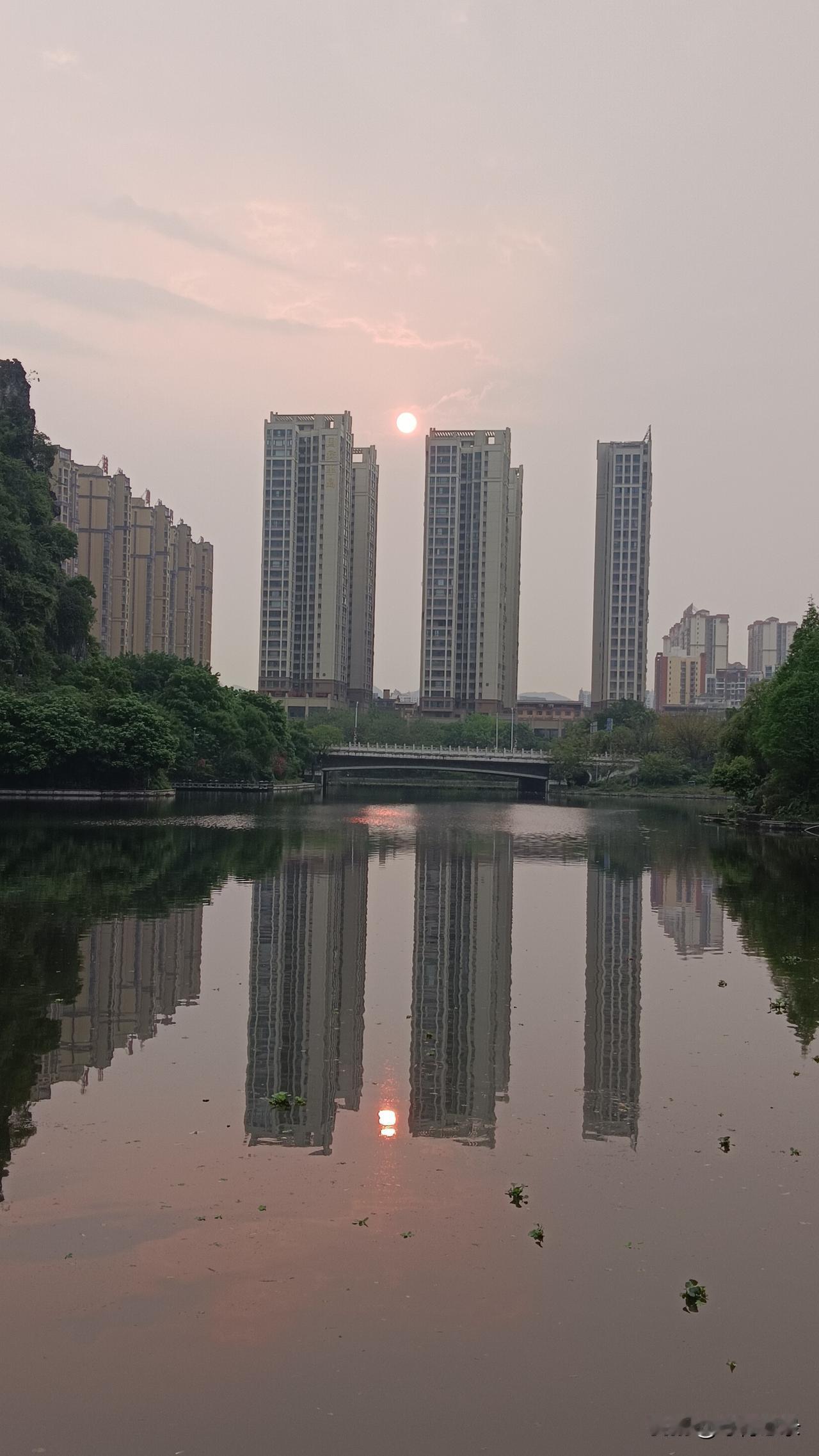 我的下联是：东海待日出。