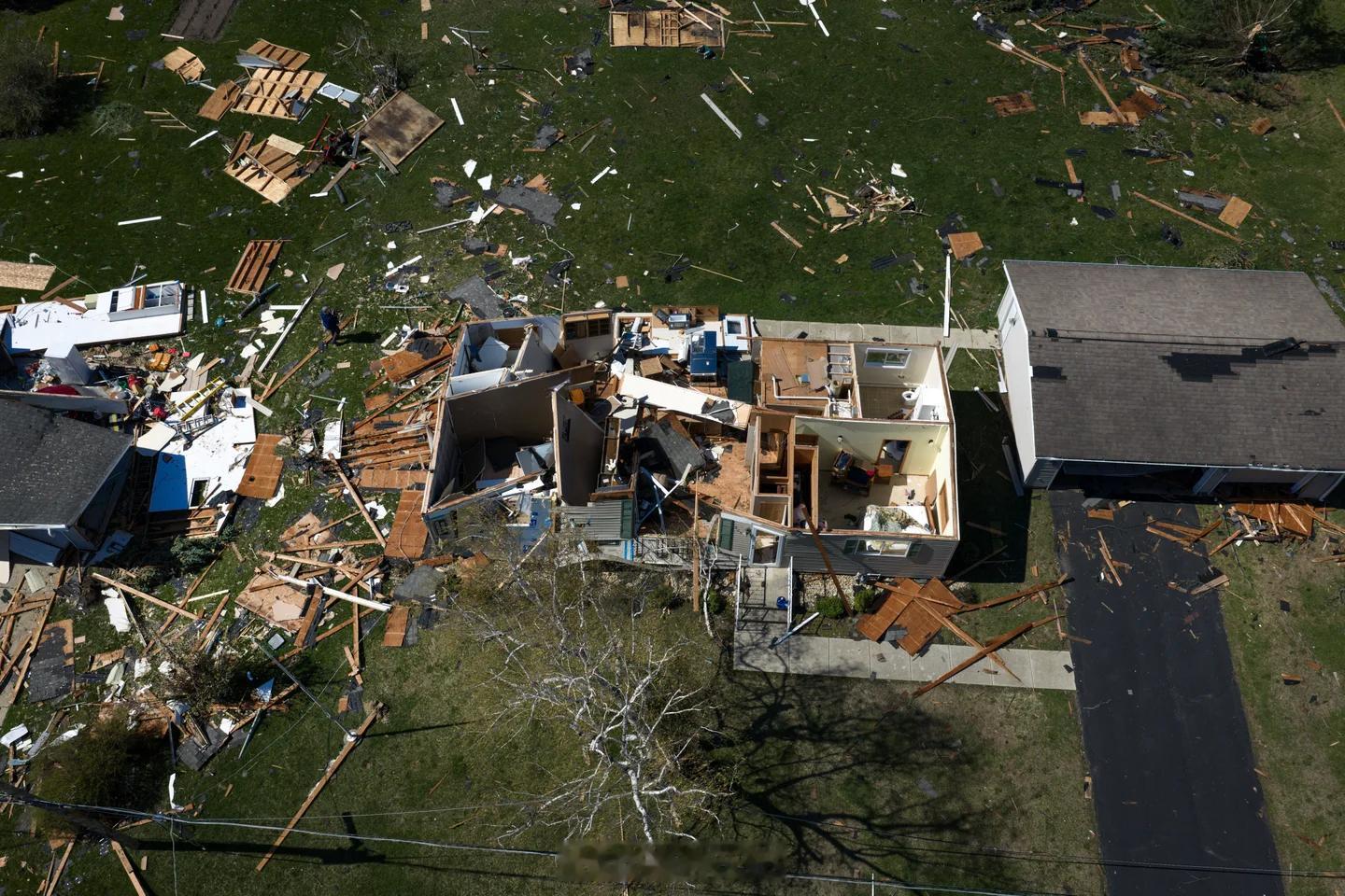 龙卷风施虐 美国中西部遭灾 这次风暴发生在4月中旬的一轮大范围对流天气中，影响区