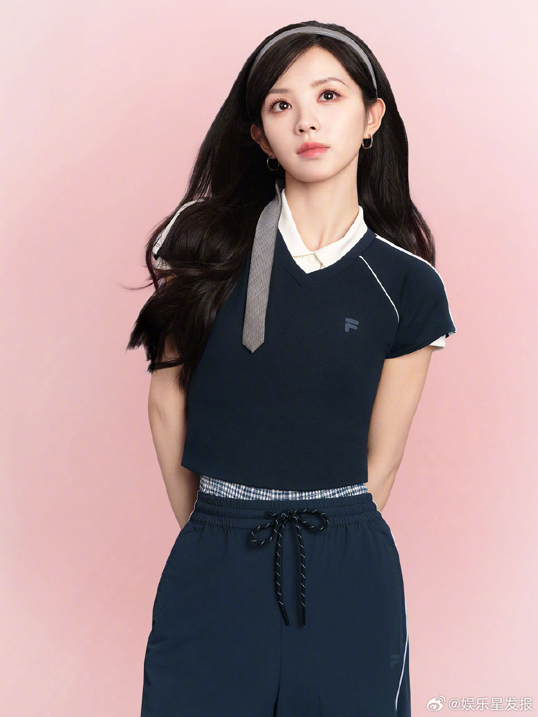 田曦薇骨相清冷美 田曦薇清冷造型释出，立体骨相自带清冷滤镜，穿搭潮流有范，氛围感