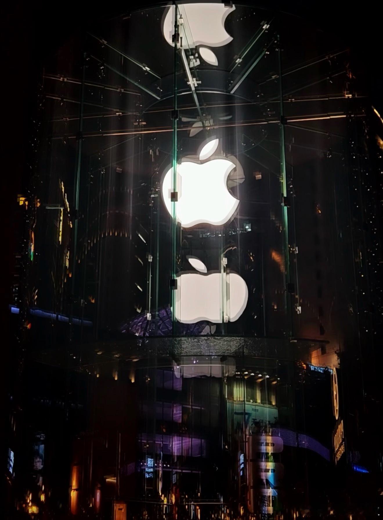 事情是这样的：AirPods 4左耳出现了间歇性杂音去售后看了一下，售后小姐姐冲