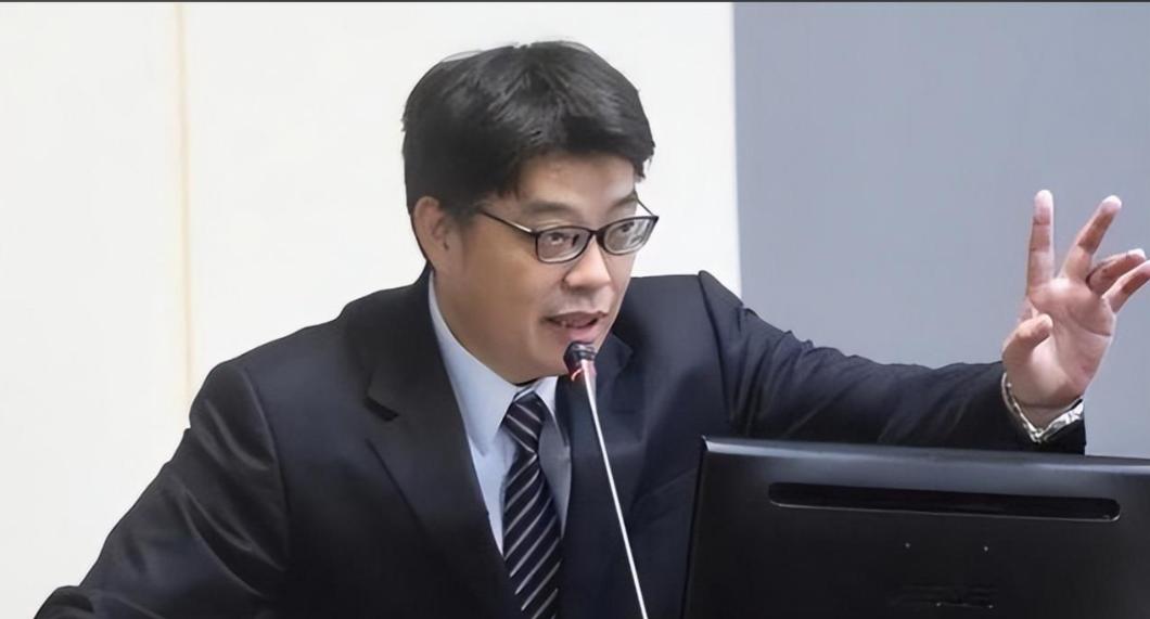 台当局到底是有多焦虑，赶在中美会晤前，岛内陆委会主委邱垂正表示，台美有共同利益和