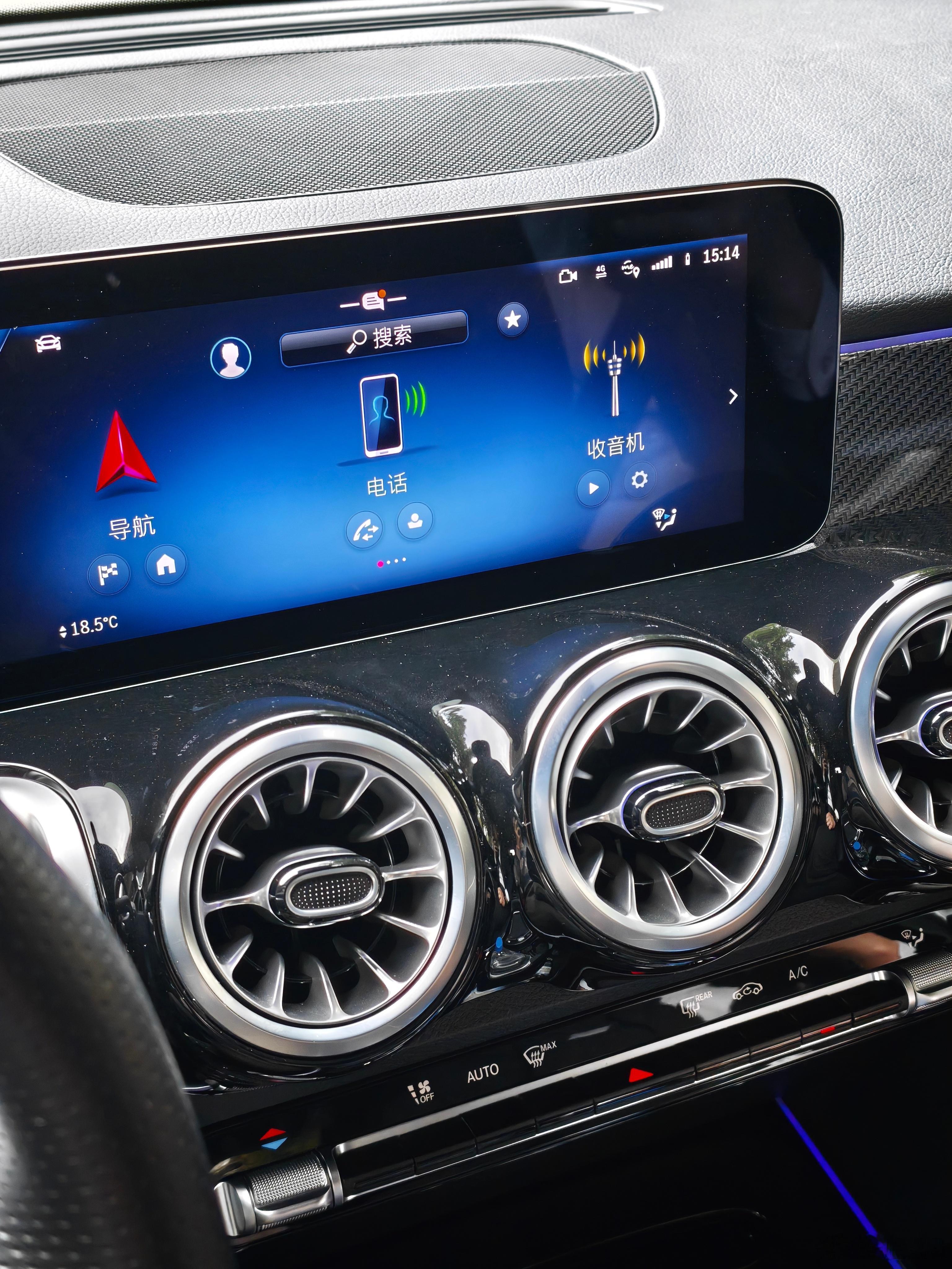 特地约了试GLB35，开完才发现我真的开不来这类性能车了。涡轮介入带来铿锵有力的