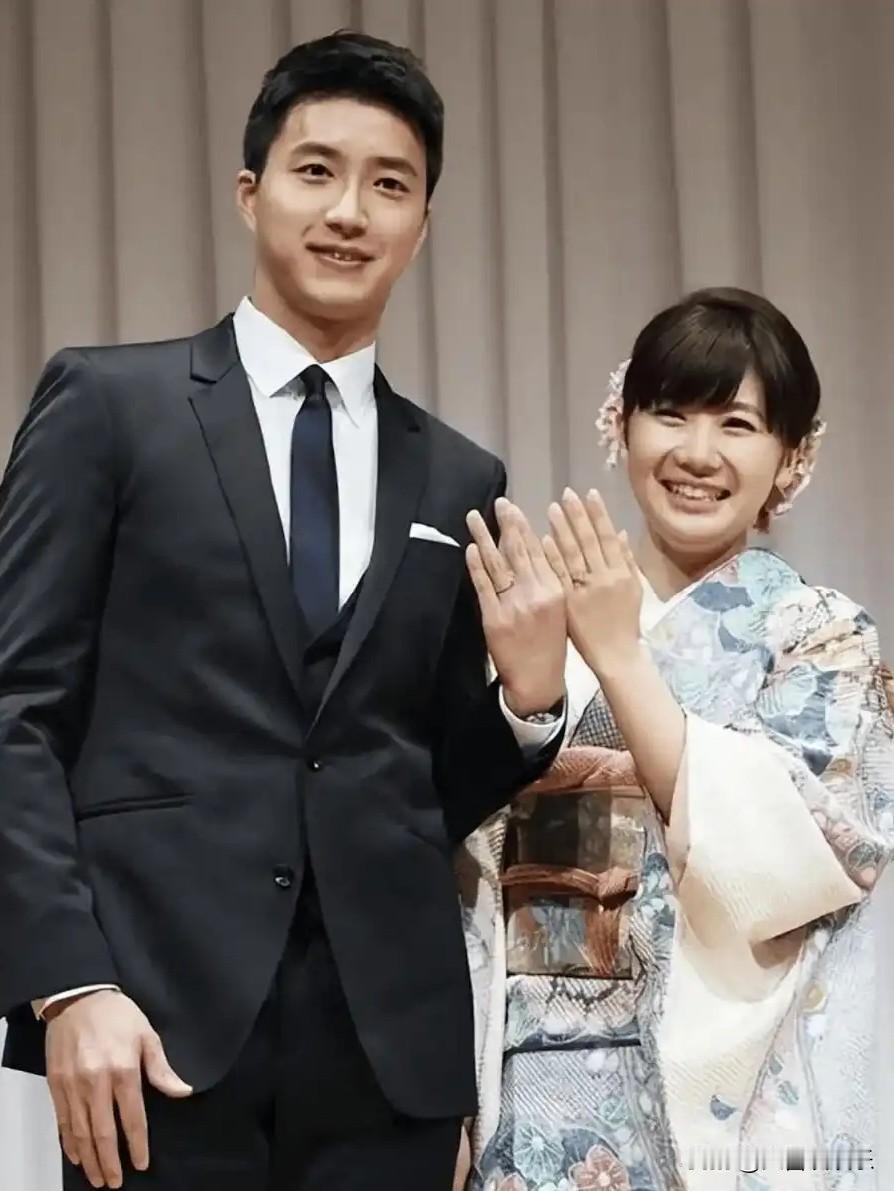 福原爱选择和江宏杰离婚
不是因为不爱了
也不是因为出轨
而是因为她的精神世界一直