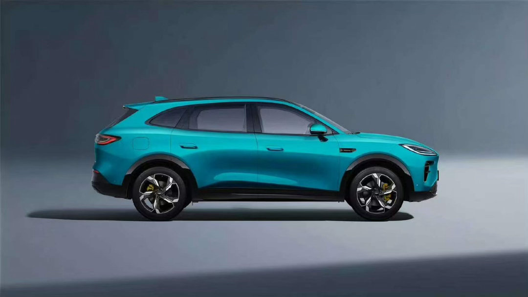 理工男开始靠脸吃饭了风云T9L跳出了西方设计的同质化怪圈，以中国水墨书法为灵感：