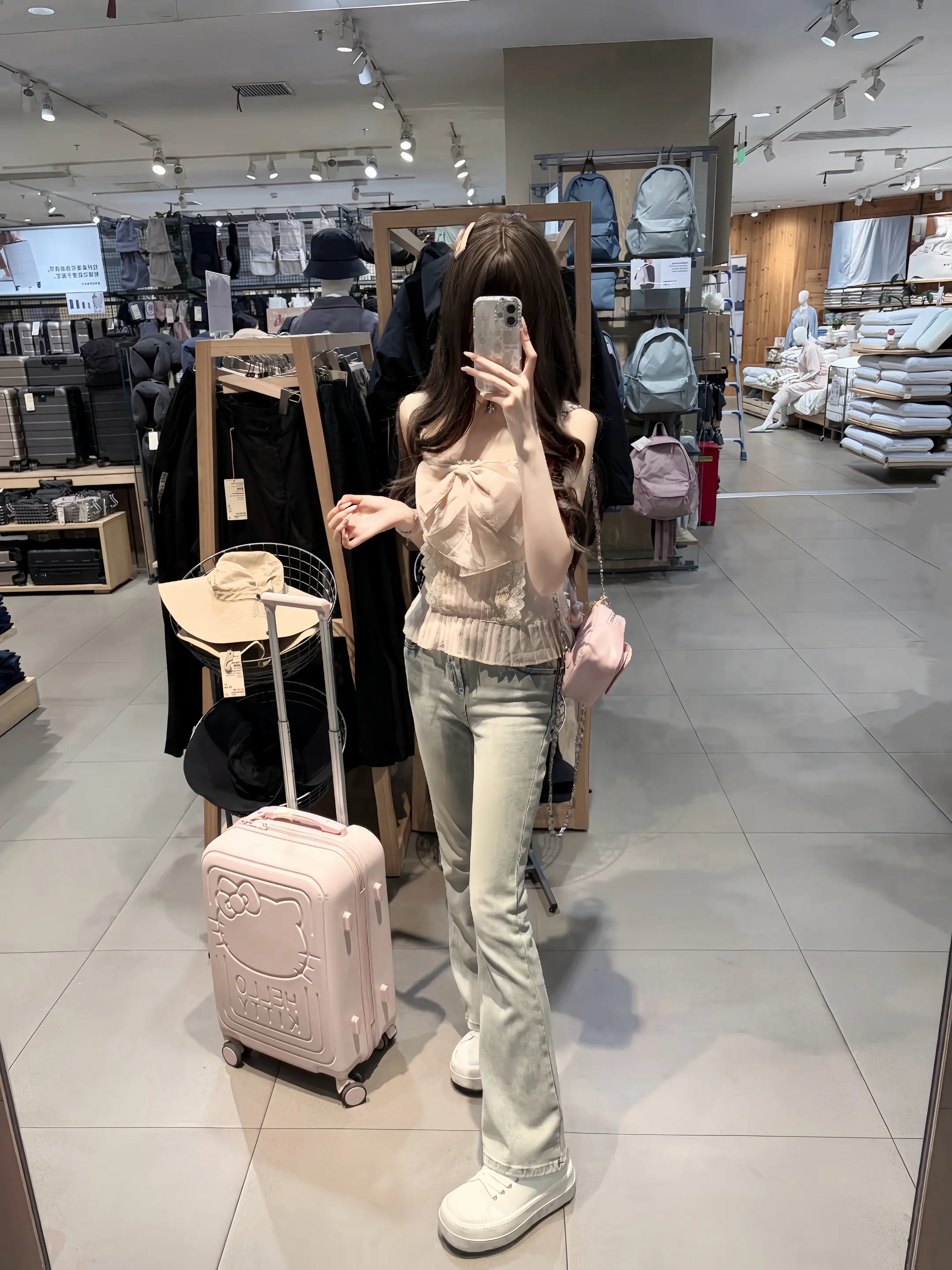 我总是比来比去 耍小脾气 问你一些愚蠢的问题 其实我只是想知道我在你心里的份量