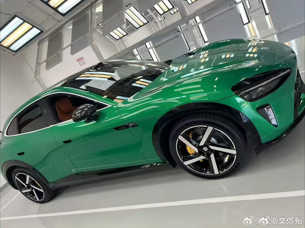 小米YU7，小米最近可谓是风口浪尖，是时候该把目光聚焦到产品上了，别的不说，这款
