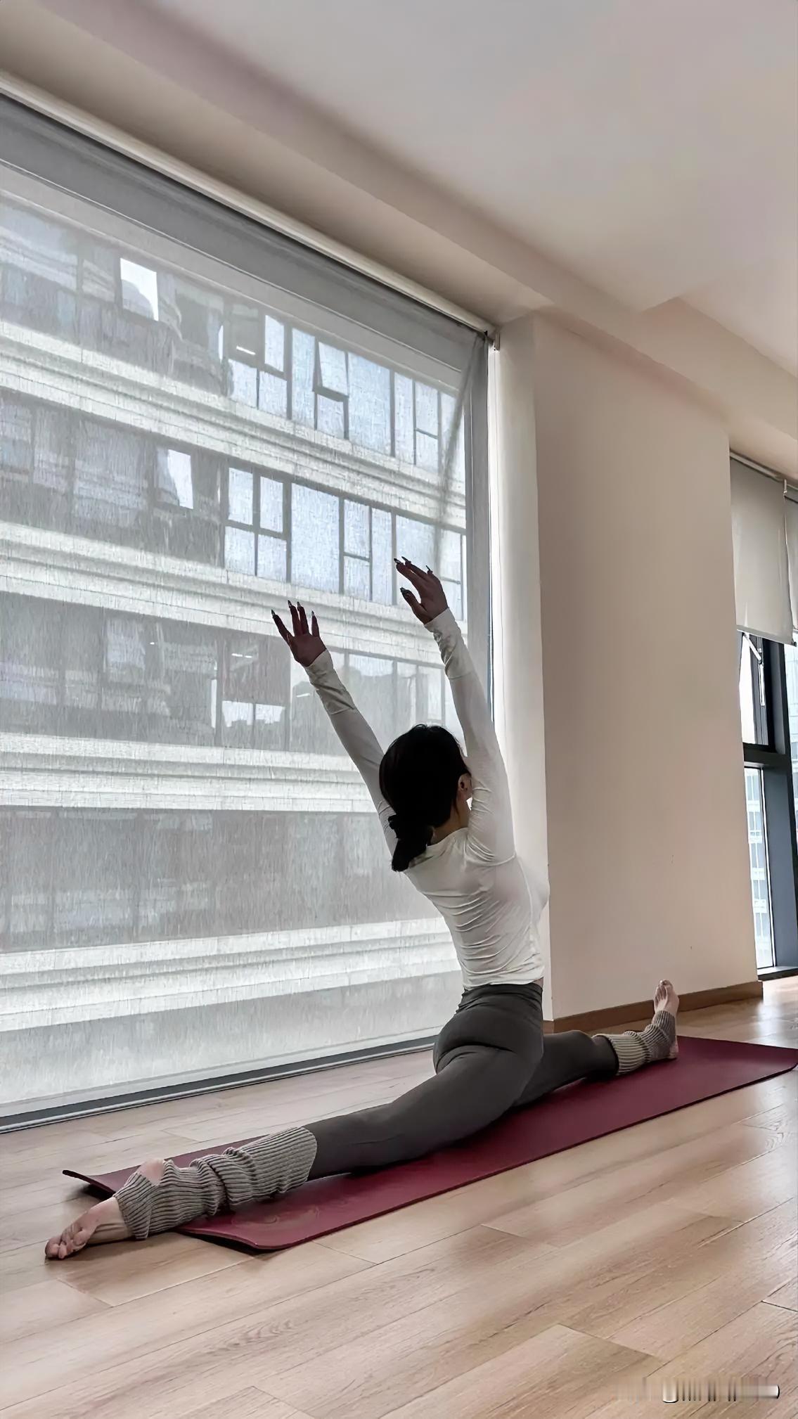 初七惊魂记

吃完自助餐一上秤，天哪，整整长了三斤肉，感觉天都要塌了！

春节假