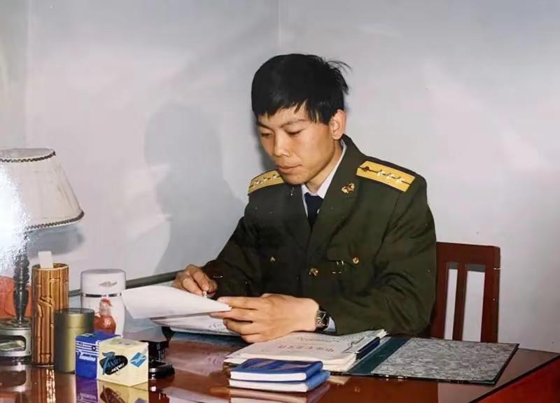 1—航空兵作训参谋到底干啥？管全年“怎么飞、练什么”• 制定年度、季度、月度训练