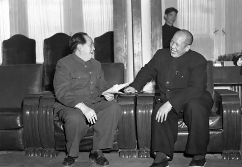 毛主席与李维汉！