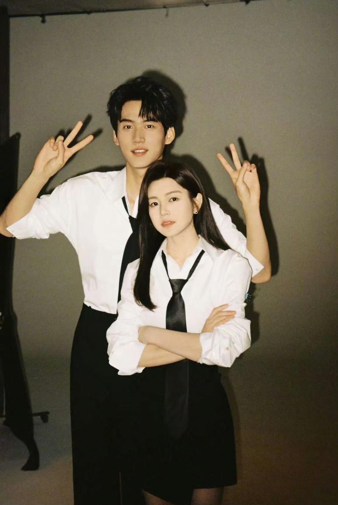 43岁陈妍希嫩成高中生模样，陈晓真的不后悔吗？
陈妍希离婚后越来越年轻了，虽然脸